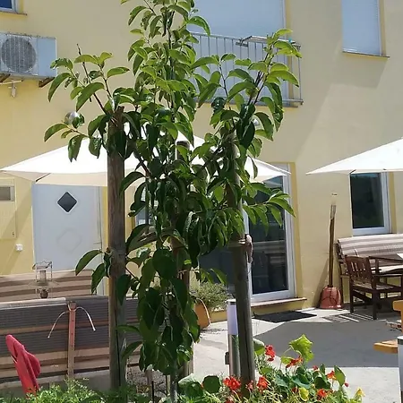 Waldeck 1 Apartment Kampor